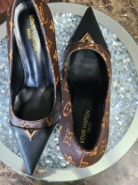 Louis Vuitton Black and Brown Monogram Pointed-Toe Heels
